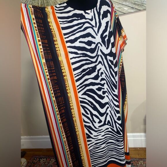 Zebra abstract caftan/swimsuit cover-up-size XL - Picture 4 of 6